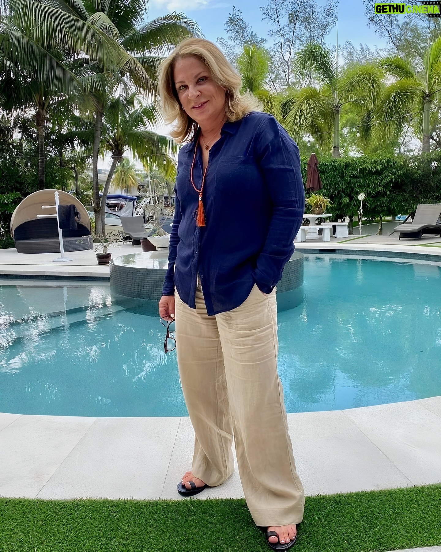Ana María Polo - 58.7K Likes - Hola mis amigos… Ya llegó el viernes y el cuerpo lo sabe Me encantaría saber qué planes tienen para este fin de semana.
#viernes #findesemana #casocerrado #hedicho #drapolo