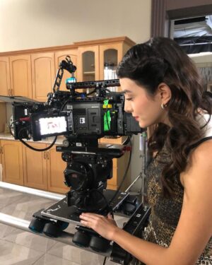 Ana Pau Castell Instagram - HOY hay estreno 🎬💚!!! Tenemos el lanzamiento de la serie ‘El Conde: Amor y Honor’ por @telemundo…mi personaje, Dolores, es una cosaaaa bárbara ¡Cuéntenme qué les parece la serie! 
.

Today is the premiere of the series @elcondelaserie on Telemundo! My character, Dolores, is the best…let me know what you think of the show! 🎞️

gracias infinitas @xcantuarias22 @karenbarroeta  @ssmester @ronalddaym 

los direcs @felipeaguilardulce @soyvaroni @gavidia.danny