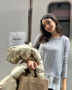 Ana Pau Castell Instagram - HOY hay estreno 🎬💚!!! Tenemos el lanzamiento de la serie ‘El Conde: Amor y Honor’ por @telemundo…mi personaje, Dolores, es una cosaaaa bárbara ¡Cuéntenme qué les parece la serie! 
.

Today is the premiere of the series @elcondelaserie on Telemundo! My character, Dolores, is the best…let me know what you think of the show! 🎞️

gracias infinitas @xcantuarias22 @karenbarroeta  @ssmester @ronalddaym 

los direcs @felipeaguilardulce @soyvaroni @gavidia.danny