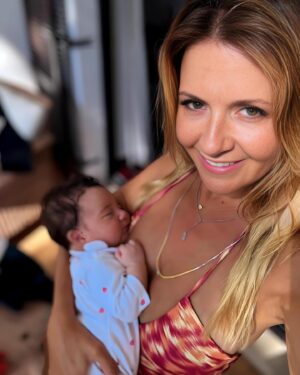 Ana Sofia Cardoso Instagram - Minha moranga deliciosa 🍓🍓🍓🍓
#babylove #lovetolove #livetolove #babygirl #mybabygirl #sweetbaby