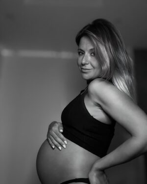 Ana Sofia Cardoso Instagram - E sem se saber como… chegamos às 41 semanas 
🩷🍀🎈
#babybumplove #babybump #lovemybelly #bellybump #pregnantbelly #pregnantlife #lovemybaby #babygirl #babylovers