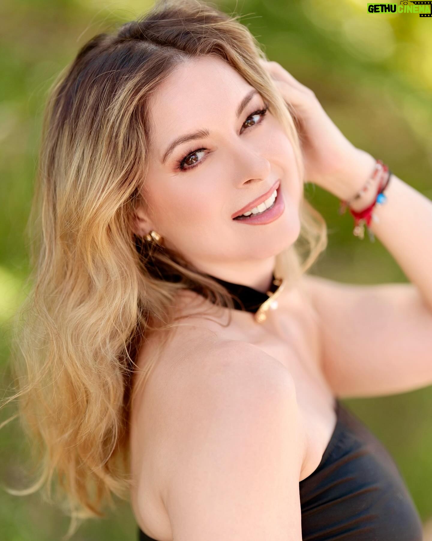 Anaís - 11.9K Likes - Seria o sonriendo? #anais #love #blessed #losangeles ❤️