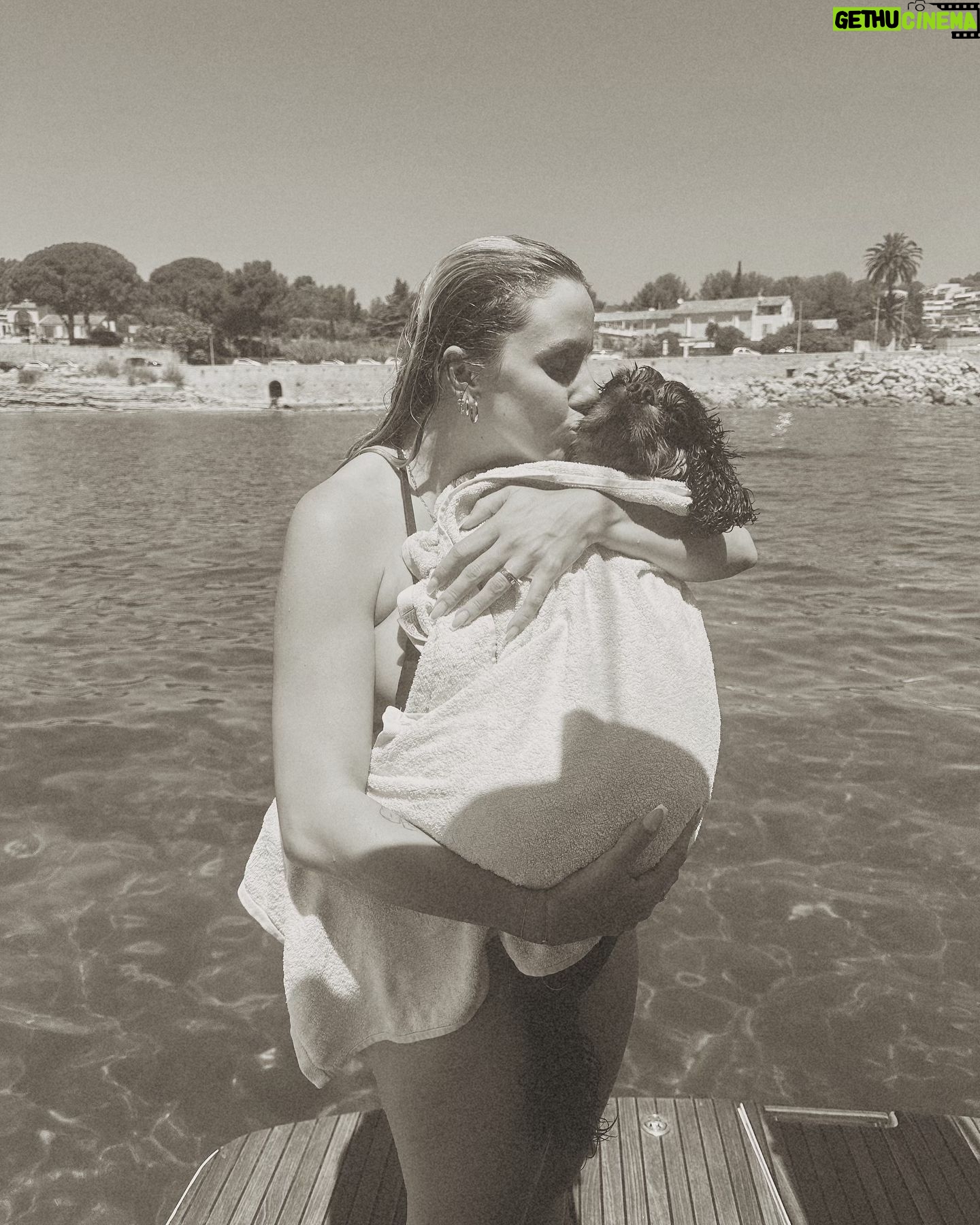 Anaïs Quadratus - 44.3K Likes - L’été 2024 a une saveur différente 🍉
PS : la dernière est ma préférée 🥹
#pregnant #pregnantbelly #été
