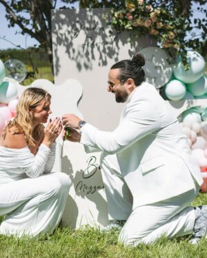 Anaïs Quadratus Instagram - Ce moment hors du temps 🤍 j’aimerai le revivre encore et encore…. Sans aucun doute depuis le début 🥹

Pour celle qui sont mariées, vous avez eu la demande au bout de combien de temps ? 💍

#proposal #bride #bridetobe