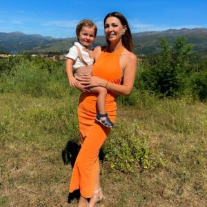 Anaïs Sanson Instagram - Baptême au Portugal 🇵🇹 🫶🏻

#family#familylife#familyfirst#mafamille