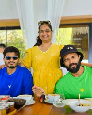 Anand Deverakonda Instagram - essentials 

@thedeverakonda @rwdyclub