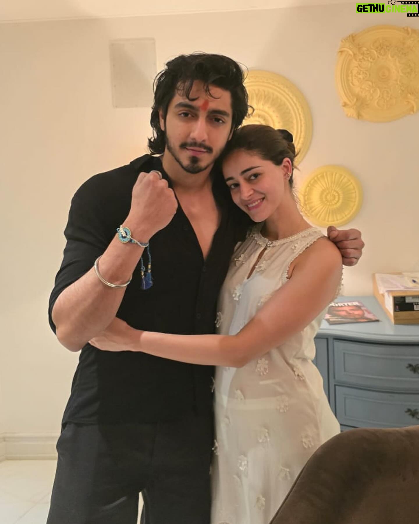 Ananya Panday - 1 Million Likes - obsessed since day 1 🤭 happy Rakhi Ahaani, you’re so annoyinggggg I love you 🧿