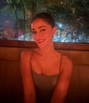 Ananya Panday Instagram - girls night 🌶️