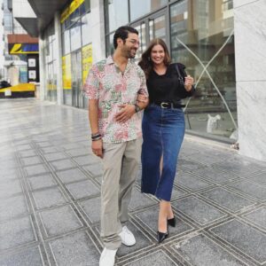 Anas El Baz Instagram - “La formule sacrée du positivisme, l’amour pour principe, l’ordre pour base, et le progrès pour but.”
~ Auguste Comte
@salmasalaheddine 🎬🎥👍🏻✌🏻 @wissalperezofficiel @nada_ech_charqaoui @jihaneelbahhar_pro @je_films_official