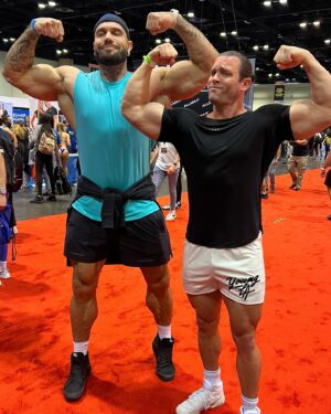 Anatoliy Lakutsyn Instagram - Yujiro Hanma and pickle 🦍🔥💪🏽
@loganchitwood 💥

#giant #dc #Universal #therock #Colossus #comics #marvel #store #small #people #sparta #ford #mustang #legday #huge #dior #subway #gucci #partofme #security #baki #jackhanma #pickle #yujirohanma #bakihanma
