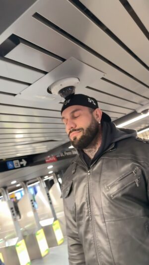 Anatoliy Lakutsyn Instagram - I think no one has seen my face in close-up like the guys watching these cameras 👀😳🤣

#giant #dc #Universal #therock #Colossus #comics #marvel #store #small #people #sparta #ford #mustang #legday #huge #cameras #subway #camera #partofme #security #newyorkcity