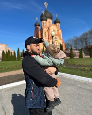 Anatoly Tokov Instagram - Наследник ❤️

Мира , здоровья и счастья !!!

#fedorteam#bellatormma#nord_desant#mmarussia#russia#mmafighter#mmatraining#старыйоскол#тобольск#mmauniform#thelastemperor#BcexBыиграю#😤👊💪😎