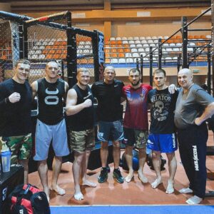 Anatoly Tokov Instagram - Готовимся 🤜🏻🤛🏻

#fedorteam#bellatormma#nord_desant#mmarussia#russia#mmafighter#mmatraining#старыйоскол#тобольск#mmauniform#thelastemperor#BcexBыиграю#😤👊💪😎