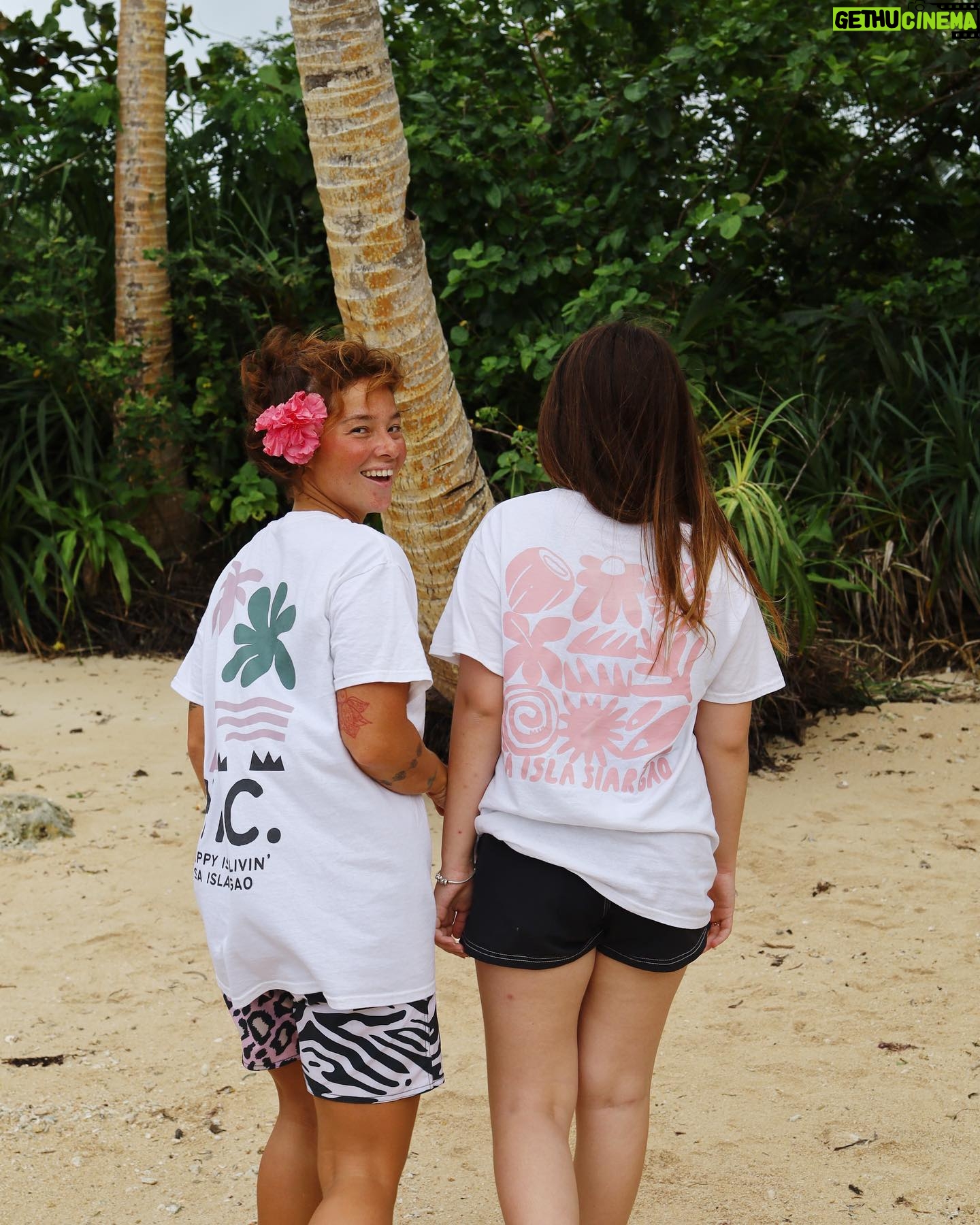 Andi Eigenmann - 618.9K Likes - My favorite moments with my firstborn are whenever we laugh together.. I love seeing her laugh. Even if it's at me and not with me.😆
Was able to convince her to take some cute pics with mama again, for the love of @happyislanders.surfclub ☺️
PS Yes. She is officially taller than me already!
📷 @ms.mau___