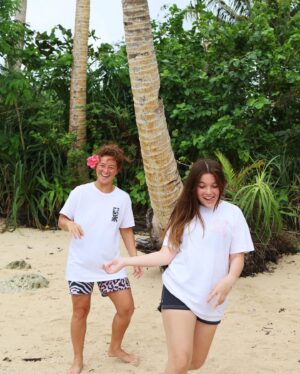 Andi Eigenmann Instagram - My favorite moments with my firstborn are whenever we laugh together.. I love seeing her laugh. Even if it's at me and not with me.😆 

Was able to convince her to take some cute pics with mama again, for the love of @happyislanders.surfclub ☺️
PS Yes. She is officially taller than me already!
📷 @ms.mau___