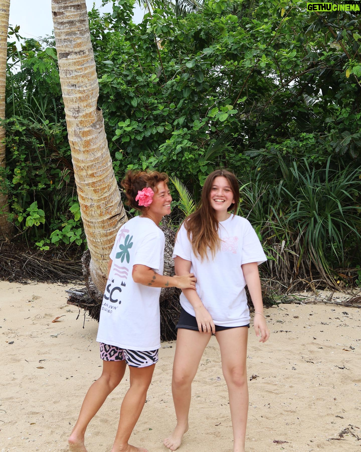 Andi Eigenmann - 618.9K Likes - My favorite moments with my firstborn are whenever we laugh together.. I love seeing her laugh. Even if it's at me and not with me.😆
Was able to convince her to take some cute pics with mama again, for the love of @happyislanders.surfclub ☺️
PS Yes. She is officially taller than me already!
📷 @ms.mau___