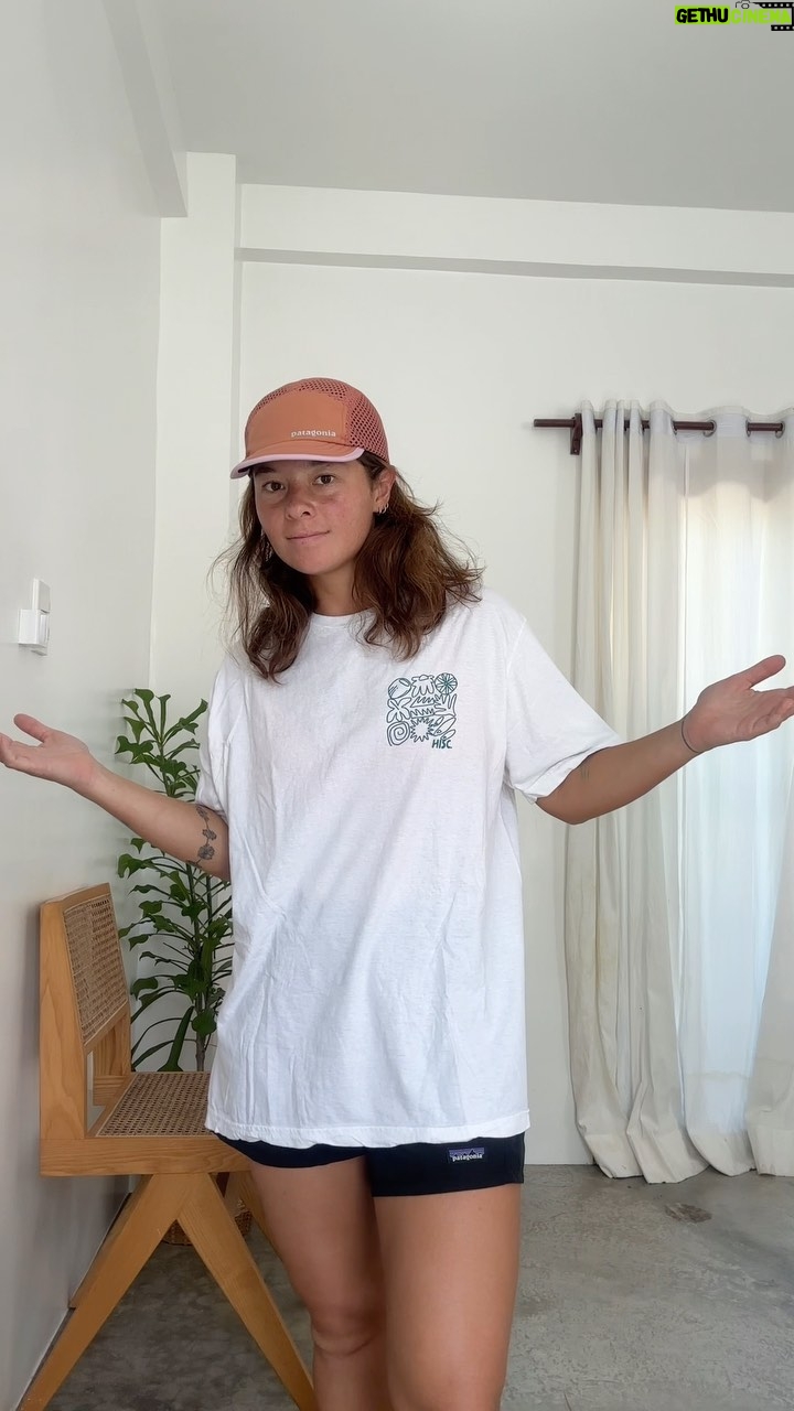 Andi Eigenmann - 141.4K Likes - Hat3rz would say, "pinabayaan ang sarili. Hindi man lang mag ayos".. I would say.., komportable chìc! Or.. Qrated pangbahay realness!😆
Pretty much the only thing I dont do on purpose is forget my slippers.