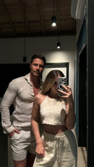 André Bankoff Instagram - You and me belong togheter 🤍 @andrebankoff @carolreali