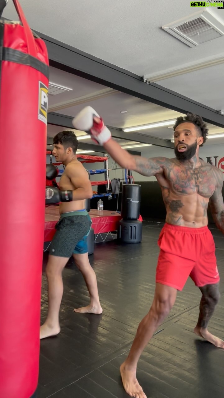 Andre Ewell - 3 Likes - Country music gets played in the gym ☀️