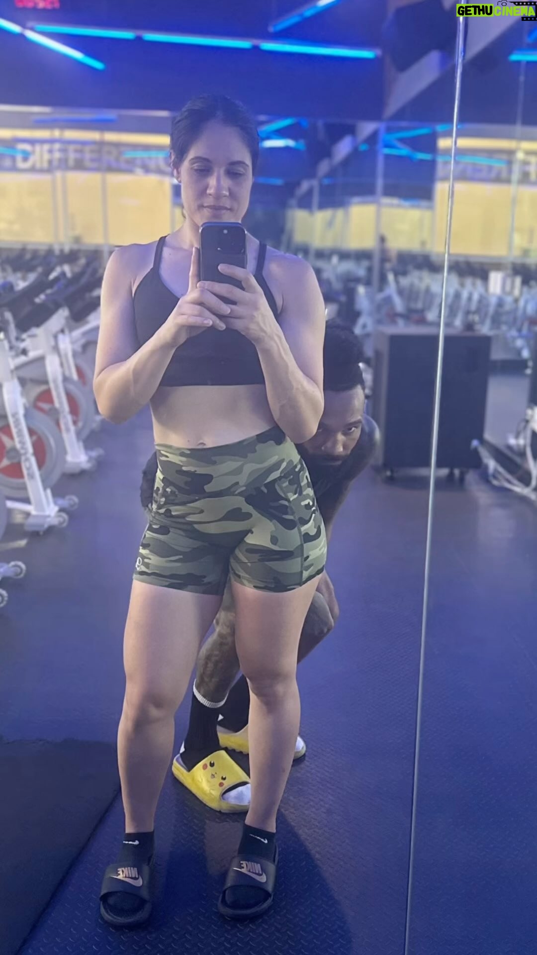 Andre Ewell - 3 Likes - One rep at a time. Muscles and memories being built as i’m on her ass in and out of the gym? 😍