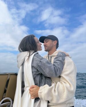 André Luiz Frambach Instagram - 2 anos namorando 
1 ano e 6 meses noivos
7 meses casados 
A vida toda e além, com vc 💘