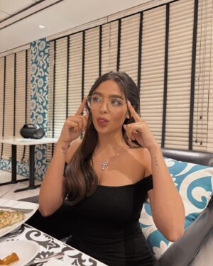 Andrea Brillantes Instagram - fridate ;) ✨🖤