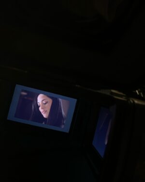 Andrea Luna Instagram - Bien bonito la paso. 🎬📺 @afhstv 
Miren la cuarta foto y me dicen que canción es😛