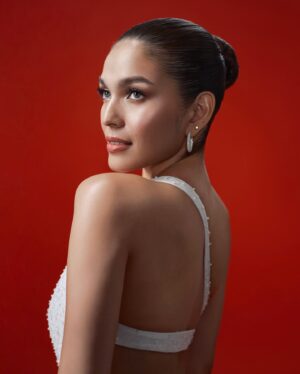 Andrea Torres Instagram - 🤍 #GMAGala2024

Photography @dookieducay 
Creative Direction @eugene_david 
Gown by @anthonyramirez_official 
Styling @leanneledesma #Qurator
Jewelry @loverocksjewelry 
Make-up @delosreyesjason 
Hair @charliemanapat 
Studio @pioneerxstudios 
Special thanks to @michaelfoz