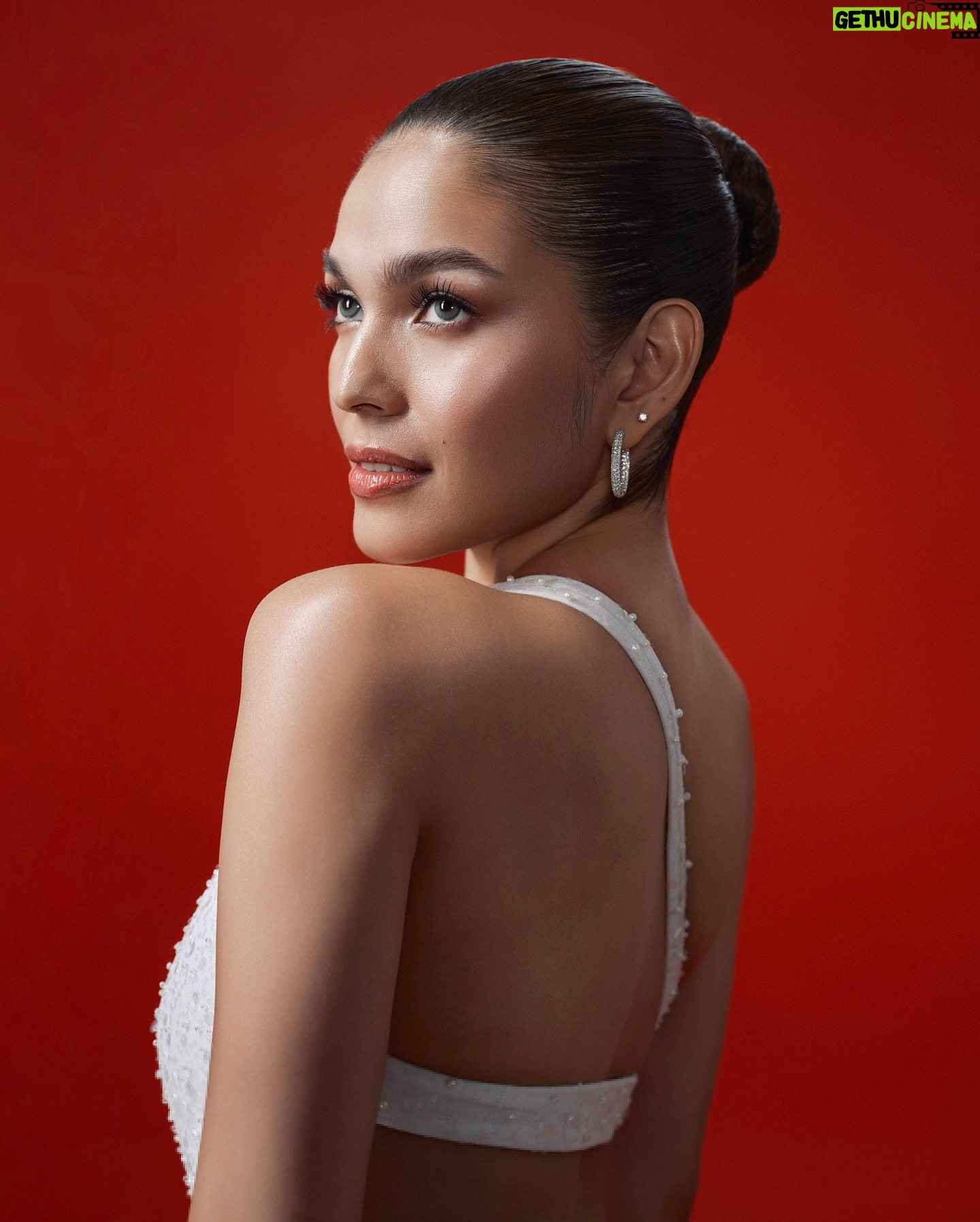 Andrea Torres - 26.3K Likes - š¤ #GMAGala2024
Photography @dookieducay
Creative Direction @eugene_david
Gown by @anthonyramirez_official
Styling @leanneledesma #Qurator
Jewelry @loverocksjewelry
Make-up @delosreyesjason
Hair @charliemanapat
Studio @pioneerxstudios
Special thanks to @michaelfoz