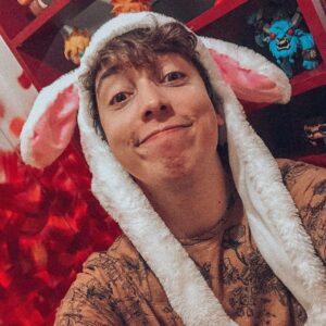 Andrei Soares Alves Instagram - Apenas sorria diante a dificuldade, assim ela vai embora rapidim !