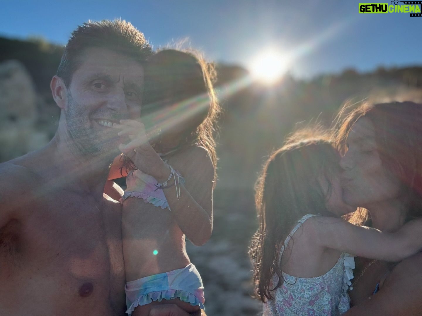 Andreia Rodrigues - 9.5K Likes - Sobre os dias a Sul! Doces! Salgados! Com sabor a bola de Berlim e gargalhadas, embalados pelo mar e abraçados pelos raios de sol! Memórias felizes! ☀️💗