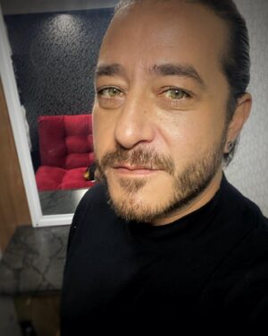 Andrés Almeida Instagram - Bienvenido Nuevo Año. A seguirle dando con todo! 🌙🌜⚡️💫✨⭐️ (arroz…)