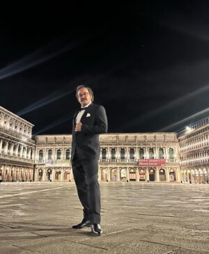 Andrés Almeida Instagram - @labiennale @bardomovie ❤️❤️❤️ Grazie Mille!!!