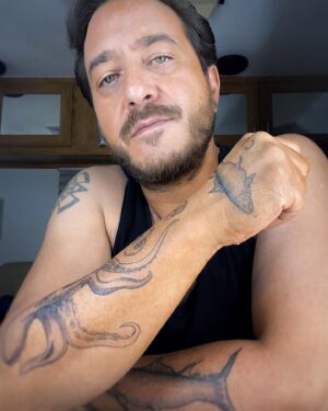 Andrés Almeida Instagram - Hoy se estrena El Sabor de la Navidad por @vix !!!!!! Corran a verla!