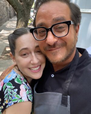 Andrés Almeida Instagram - Hoy se estrena El Sabor de la Navidad por @vix !!!!!! Corran a verla!