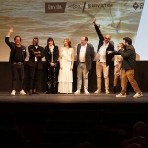 Andrés Almeida Instagram - Que belleza presentar esta joya de película #reyescontrasanta en el marco del @festivalsevilla Locura proyectarla en el mítico teatro Lope de Vega repleto de niños que permanecieron al borde del asiento hasta el aplauso psterior a los créditos! Gracias @pacocaballerodo por tu confianza y tu locura. Gracias @juan_gordon1963 y @morenafilms por arriesgarse a hacer cine de fantasia tan necesario en nuestra lengua. Gracias a todos los que hicieron realidad esta belleza de película!