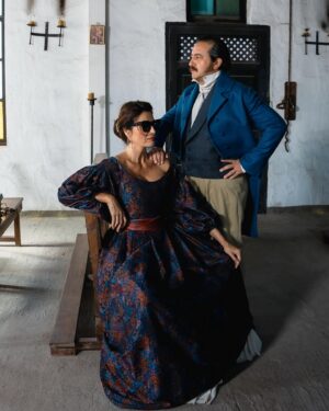 Andrés Almeida Instagram - Un detrás de cámaras de #zorro 📸📸 de mi adorado @alosian Ya la están viendo? @primevideomx @primevideolat @primevideoes @primevideobr #zorroserie #primevideo #actor #actorslife #set