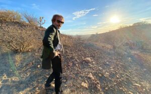 Andrés Almeida Instagram - @bardomovie ya en @netflix @netflixlat @netflixes @netflixmx @muynetflix a partir de hoy!!! Inmersión cinematográfica imprescindible. De la mente de #alejandrogonzalezinarritu una de las miradas más grandes del cine contemporáneo. Imperdible. Aquí con mi actor favorito de México, complice y mentor, @danielgimenezcacho . Por ahí otro genio y creador del documental que espero veamos pronto @sebastianhofmann_ Aviéntense un clavado a la inmensidad!