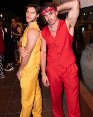 Andrés Mejía Vallejo Instagram - Happy birthday Matador Andrew @matadorandrew You’re an amazing friend. Everyone please help me wish Matador a happy bday. Grateful to call you hermano. 

For more stages together🎶 🎤 Feliz cumpleaños! 🎈🎈