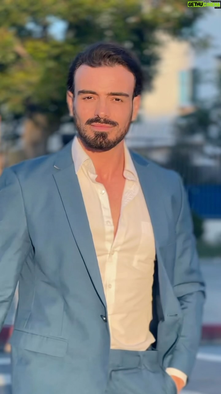 Andrés Mejía Vallejo - 95 Likes - Walking into @americanidol 🎤 #AmericanIdol What a show.