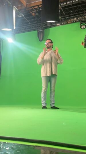 Andrés Mejía Vallejo Instagram - Great shoot today for @honda #ComingSoon #Honda @brand_models Feliz viernes. 🎬