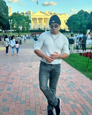 Andrés Mejía Vallejo Instagram - ✈️ to #Russia 🇷🇺 Life can really surprise you overnight. Last week I got cast to be on a TV competition show for athletes filming in #moscow . Once again, life presents me with a mental and physical challenge. Today, I landed in #WashingtonDC and my Russian visa was approved. I’m flying tomorrow to Russia to represent the #UnitedStatesOfAmerica as an athlete, along with these other 3 amazing athletes: @emilyhayden @hollywoodladyj @adotty10 . Very thankful with @primeproductions_la and @crystalmgmt for the opportunity. I’m very grateful for the events that have taken place in the last few days. 🏃🏽‍♂️🇺🇸🏋🏼 See you soon Russia.