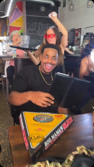 Andrew Bachelor Instagram - When restaurants do the most 🥳🤣 w/ @official_janina @xojuliashea @yahneofficial