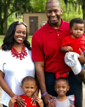 Andrew Gillum Instagram - Happy Birthday to our beloved and cohost, Andrew Gillum!! 🎂🎉

#nativelandpod #nlp #welcomehomeyall