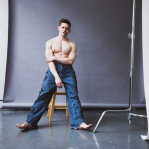 Andrew Keenan-Bolger Instagram - Boxers or briefs?

📸 photographed and styled by my brilliant friend @robertriese_photography