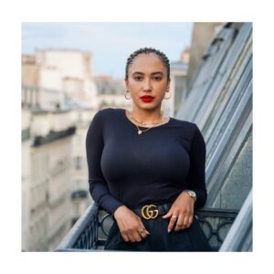 Andy Allo Instagram - Femme Fatale. 😈💋

- - - - 
#bamendagirl #parisvibes #redlip #fashionstyle #allblackeverything