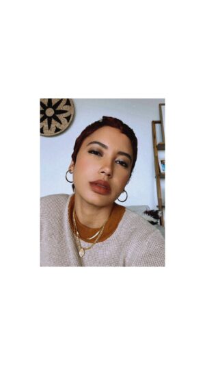 Andy Allo Instagram - She’s a red head. 

Also rocking @fahertybrand sweater and I’m ready for fall. 

#fallvibes #purehoney #beyonce #costabilliontolookthisgood #pixiecut #redhead #grownwomanshit #dontatme