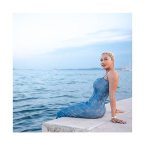 Andy Allo Instagram - Soaking up the last bit of summer. 🩵🧜🏽‍♀️ [loving all the Mermaid vibes.]