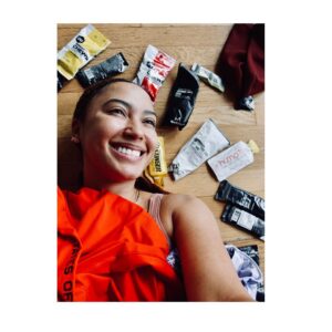Andy Allo Instagram - 🏃🏽‍♀️💪🏽 Yup I’m an athlete and there’s no turning back. Cus carb gels, energy chews and workout clothes now bring me so much joy. 😆🏋🏽‍♀️🚴🏽🏊🏼‍♀️ 

Thanks for the care package @kenthaichi! 

#athlete #triathlete #maurten #triathlon #energychews #nike