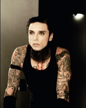 Andy Biersack Instagram - Back of his smile, under his word
Sweeney heard music that nobody heard 🦇

@shawnbrandonmedia 

#bleeders
